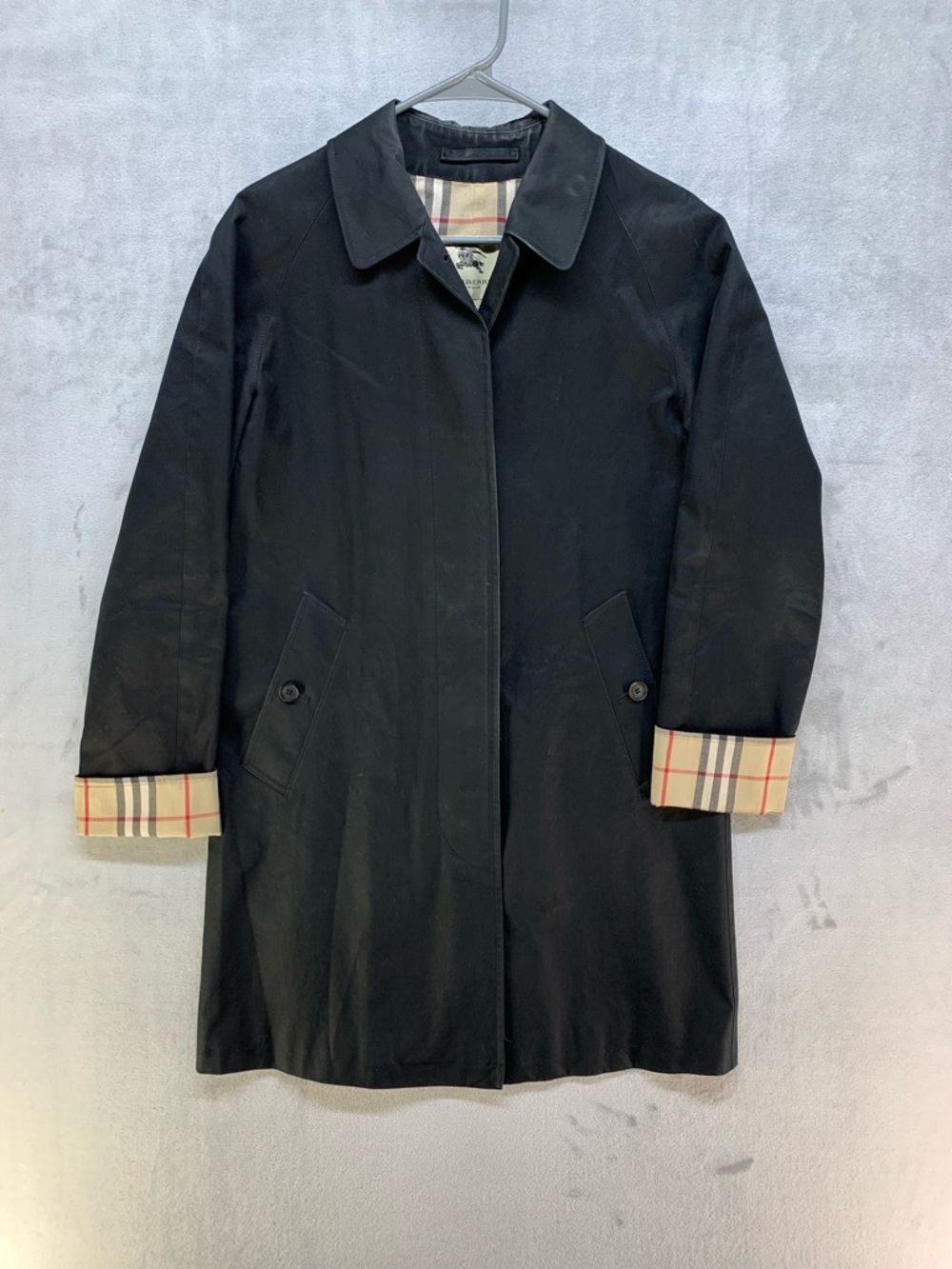 Burberry London womens Trench Coat Size 6R